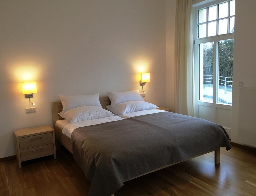 Appartements Am Kurpark Bad Pyrmont Exterior photo