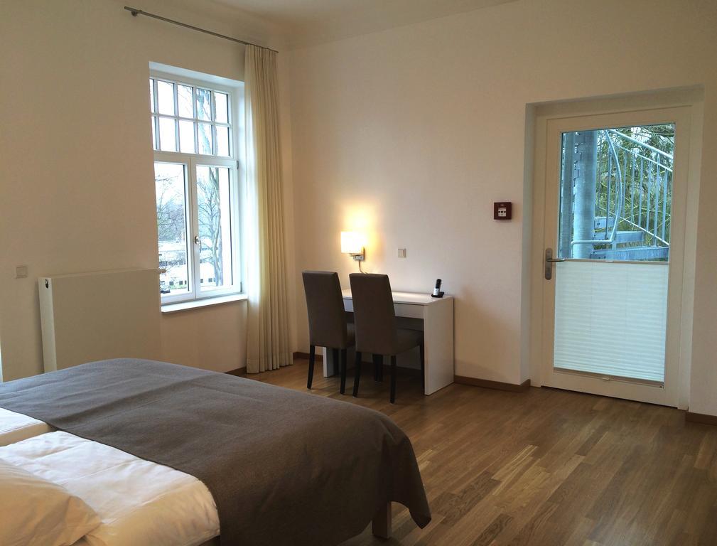 Appartements Am Kurpark Bad Pyrmont Exterior photo