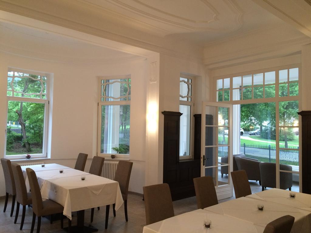 Appartements Am Kurpark Bad Pyrmont Exterior photo