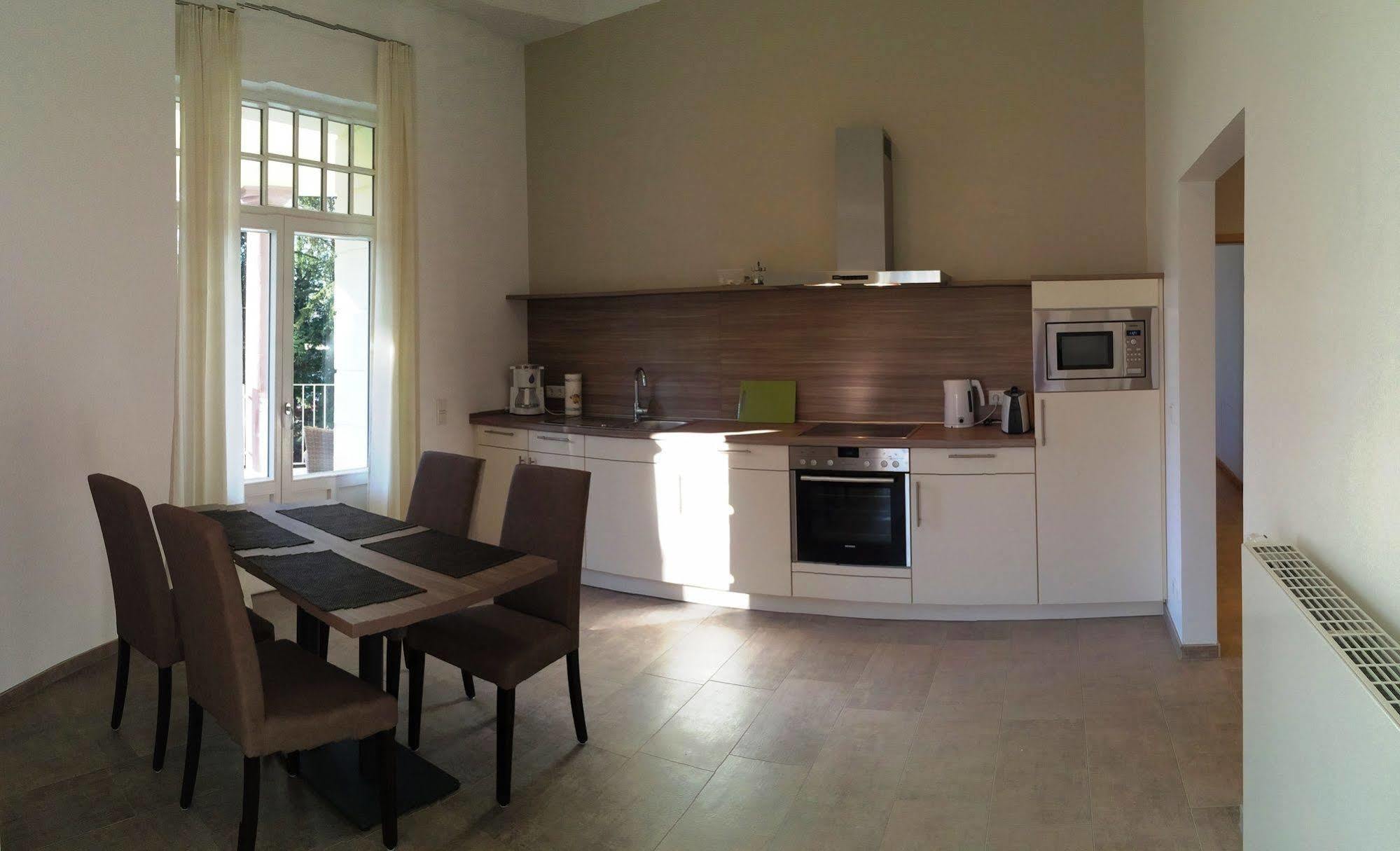 Appartements Am Kurpark Bad Pyrmont Exterior photo